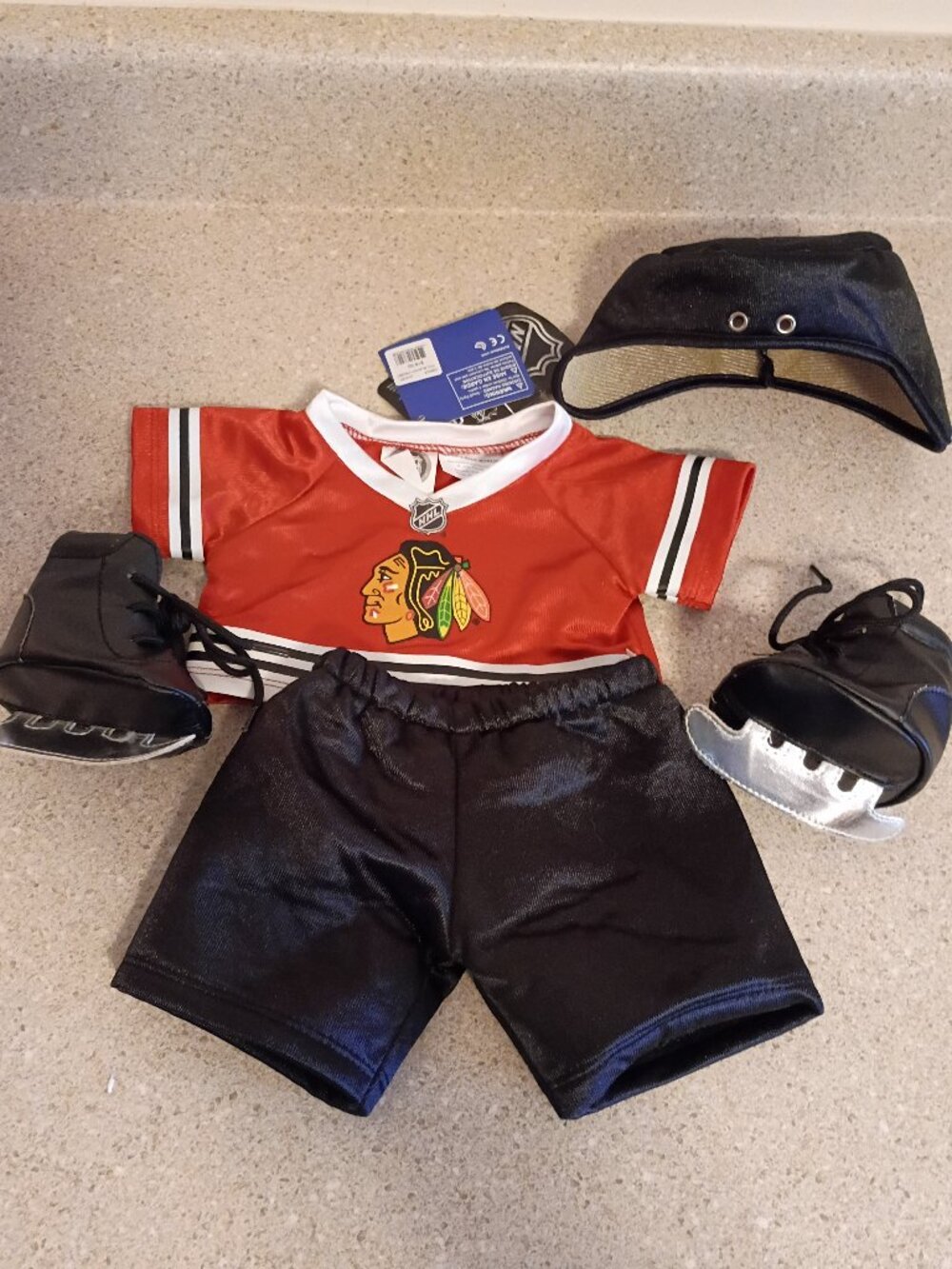 Build a Bear NHL Chicago Black Hawks Hockey Uniform Jersey Skates Helmet & Pants